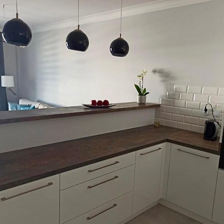 尤斯托尼莫斯基Celebryta - Apartament公寓 外观 照片
