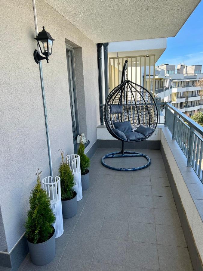 尤斯托尼莫斯基Celebryta - Apartament公寓 外观 照片